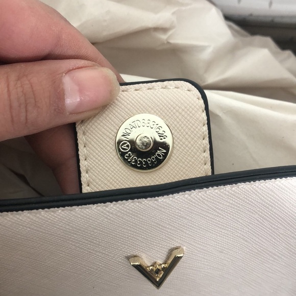 NWT Vanessa Williams lush large tote bag off white - Picture 9 of 12